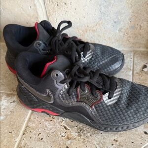 Nike Men's Black and Red Athletic Sneakers